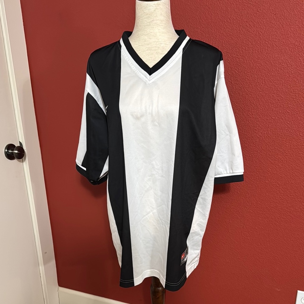 Black and White V-Neck Jersey
